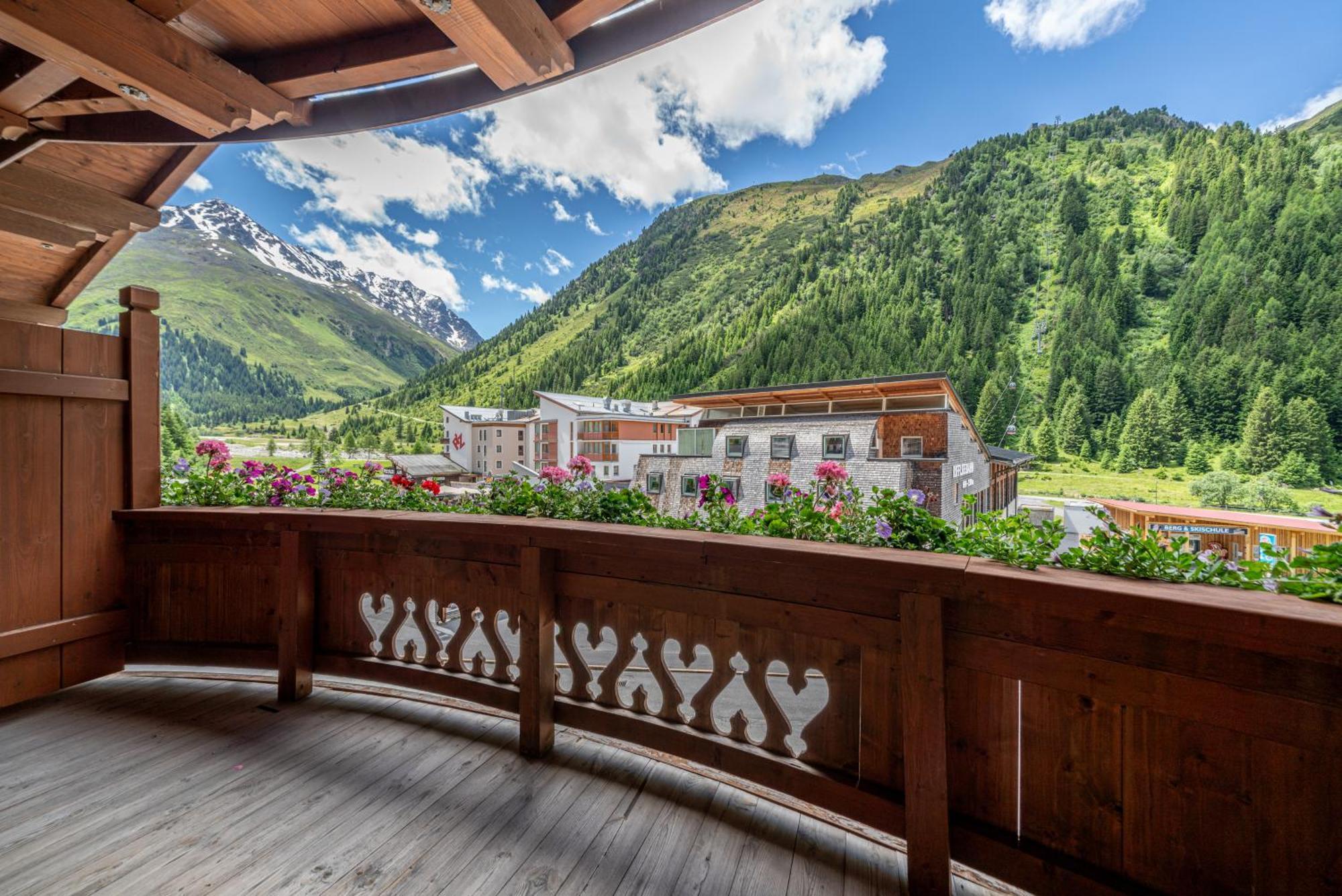 Hotel Mittagskogel Pitztal Sankt Leonhard im Pitztal Exterior foto